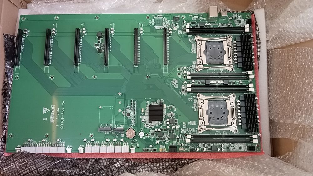 server AI  44 cores cu 6 pci x16 pentru LLM