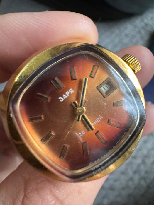 Часы заря, женские