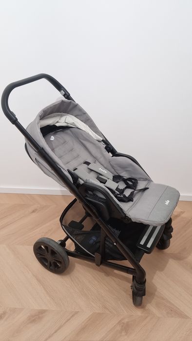 Cărucior Joie Chrome Pebble – ca nou, folosit foarte puțin