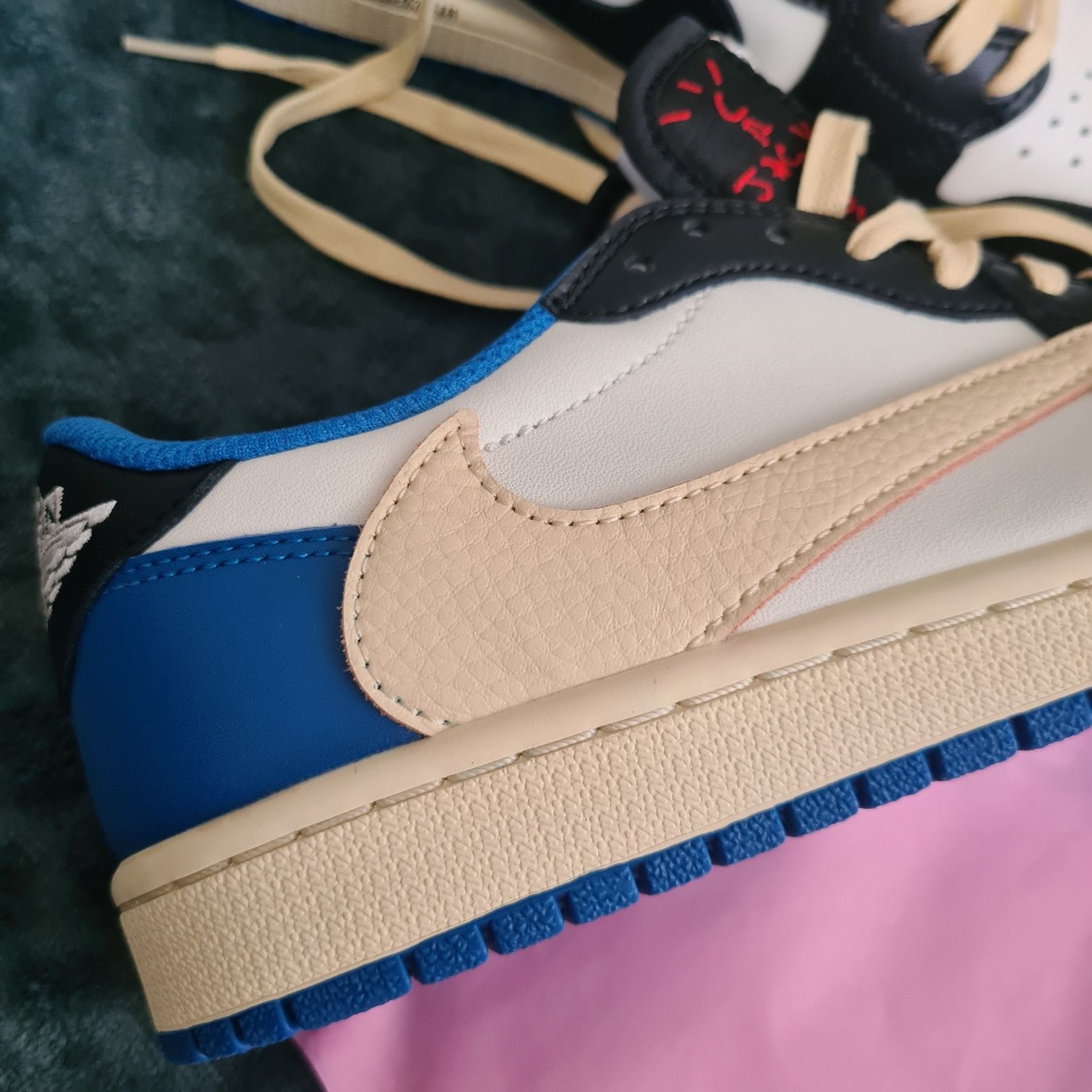 Jordan 1 Travis Scott Low - marimea 39, 40/ premium, full pack