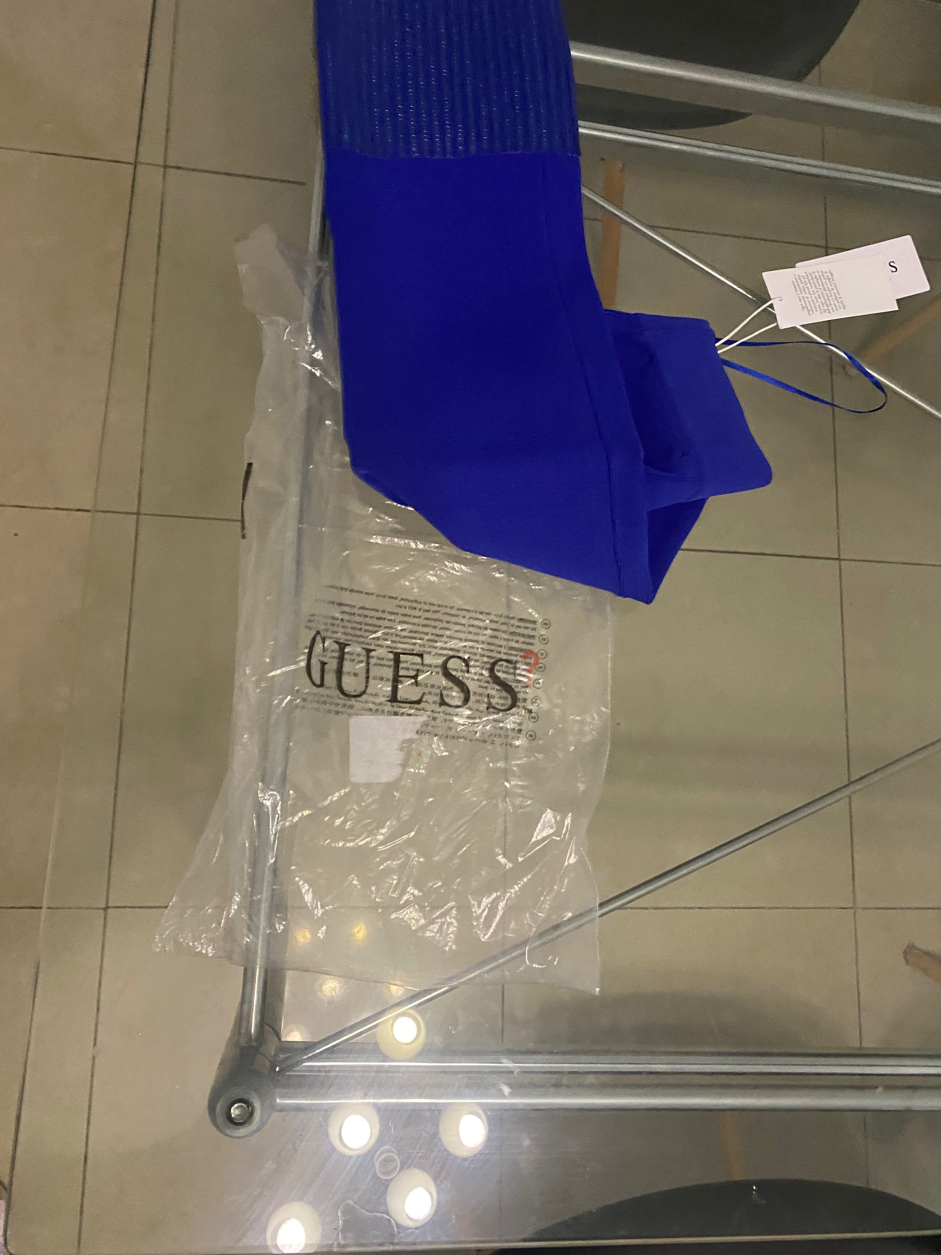 Ластична пола guess xs нова с етикет