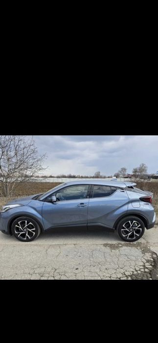 Toyota C-HR на части седалки