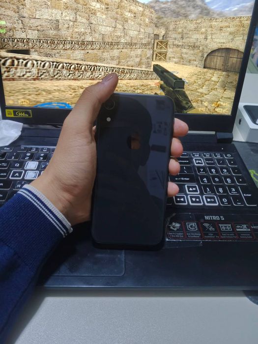 iphone xr black 64