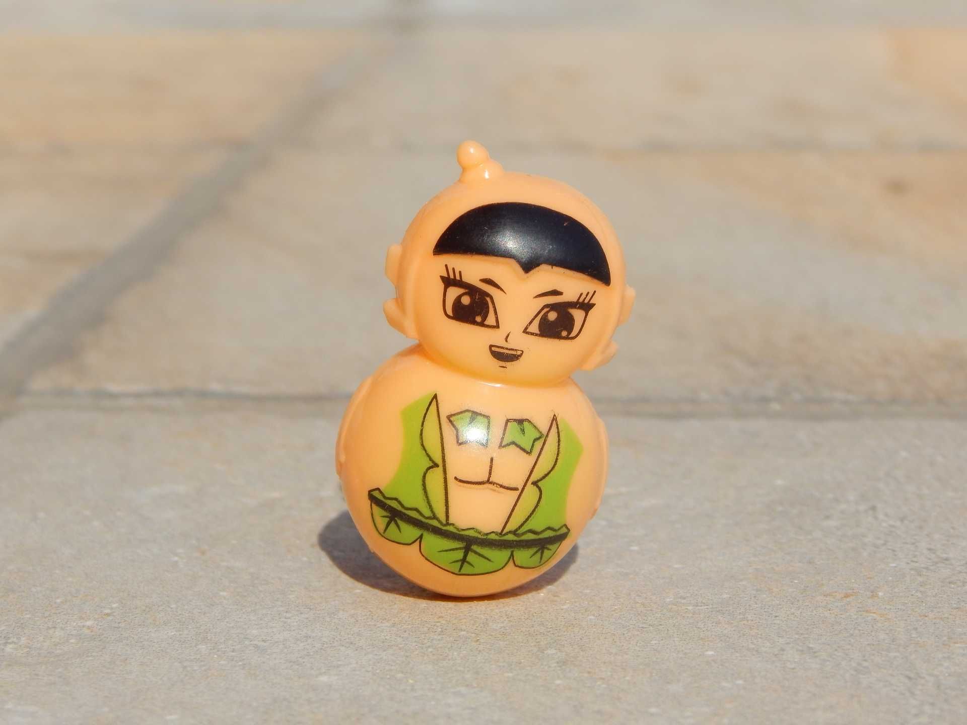Jucarie figurina fetita tip papusa hopa mitica (Roly-poly toy)