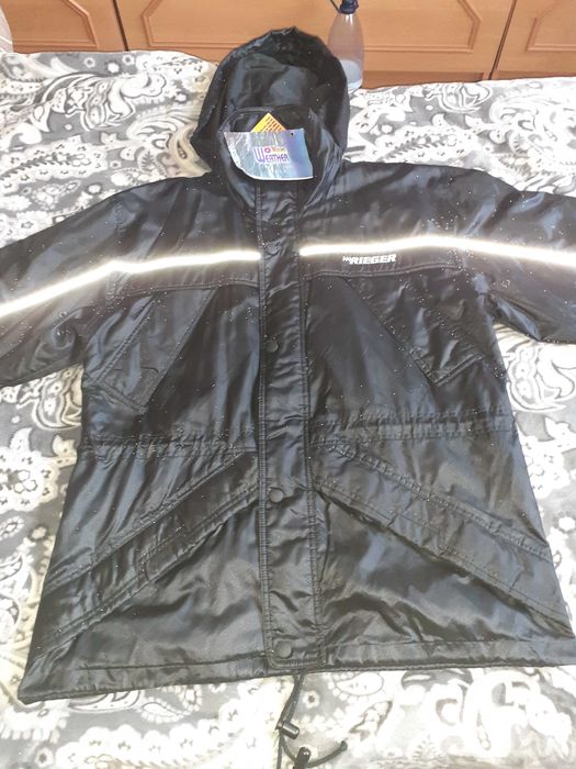 Hanorac impermeabil,nou