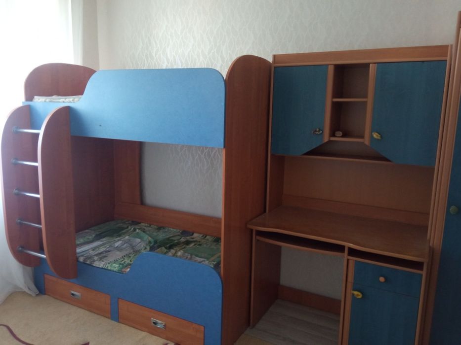 Продам 2х ярусная детская кровать, полки, шифоньеры, стол