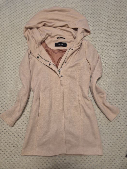 Дамски есенни  палта. Отговарят на раззмер с/м