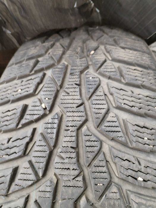 Vând 2 anvelope de iarnă Nokian WR D4