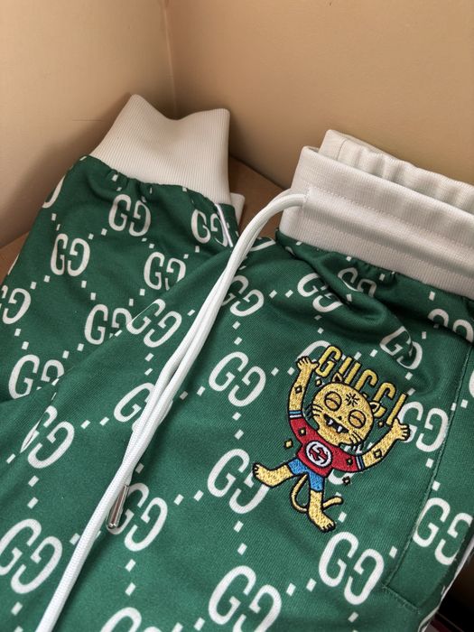 НОВО Спортен екип