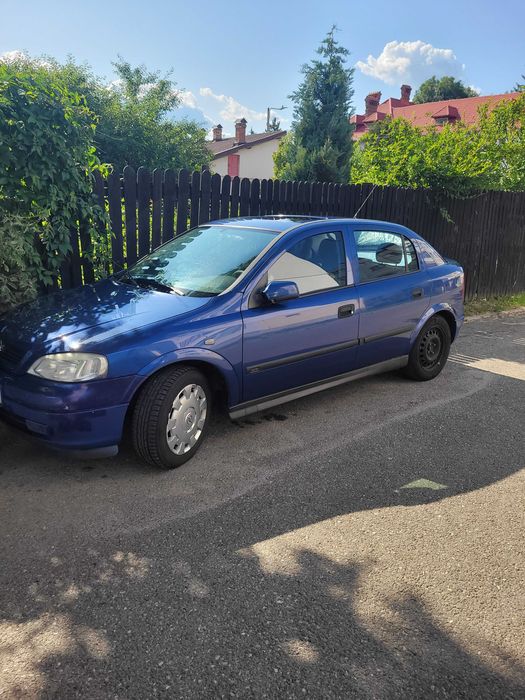 Vand urgent Opel Astra G, 2002, benzina 1,6. 240000 km pret 800 euro.