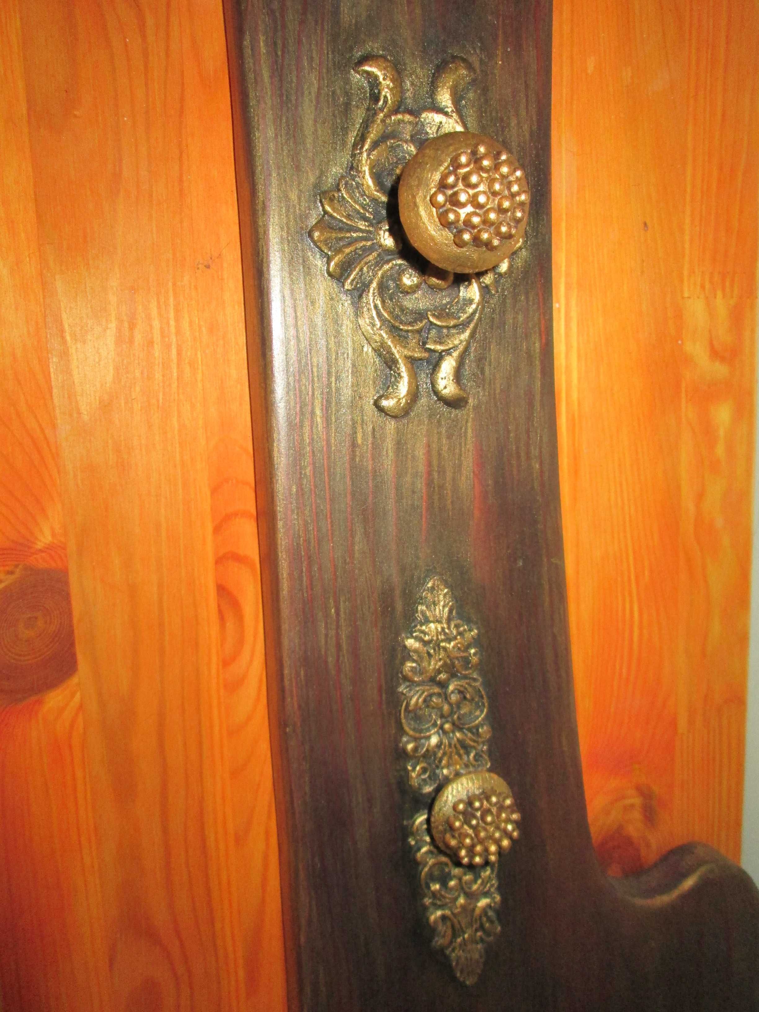 дървена старинна закачалка с орнаменти-1метър