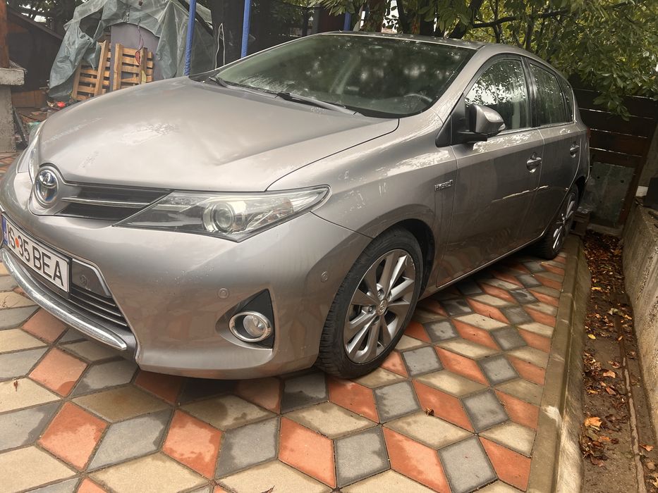 Vand Toyota Auris Hybrid