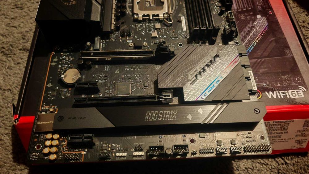 Дънна платка ASUS ROG Strix B760-F Gaming WiFi DDR5