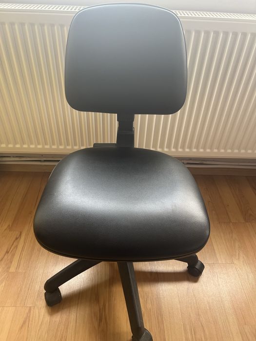 Стол за бюро с механизъм