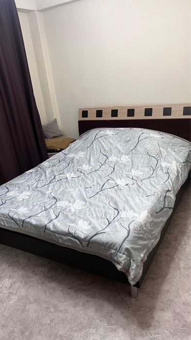 Продам двуспальную кровать