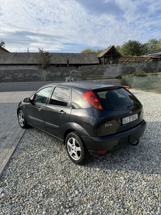 Vând Ford Focus 1.8