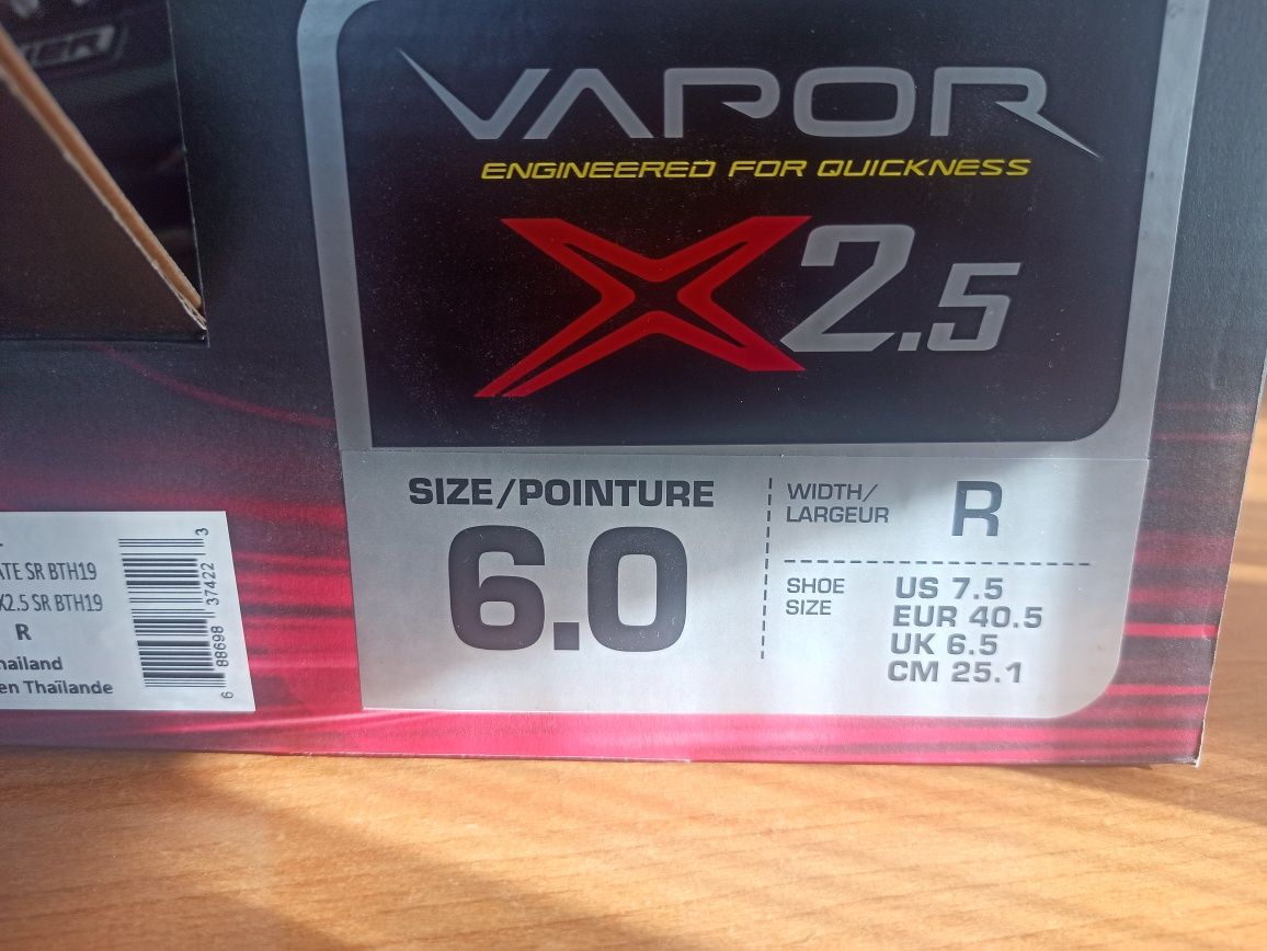 Продам коньки хоккейные Bauer vapor X 2.5