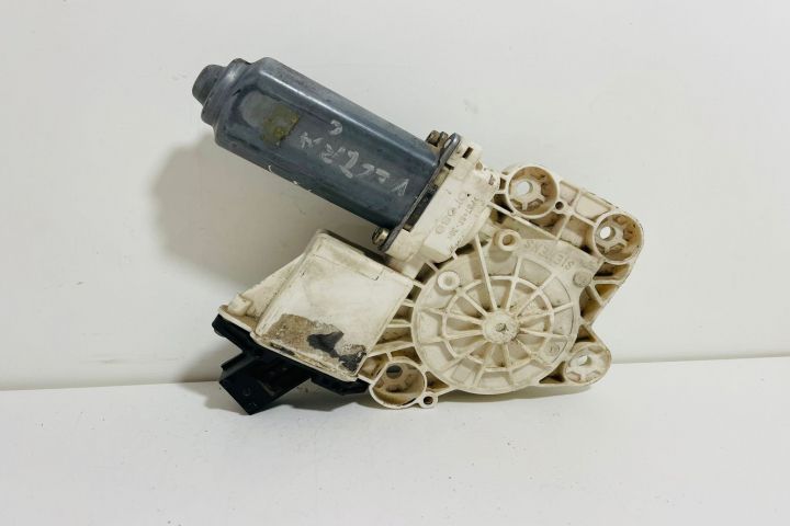 Motoras macara  geam stanga spate 24414776 Opel Vectra C