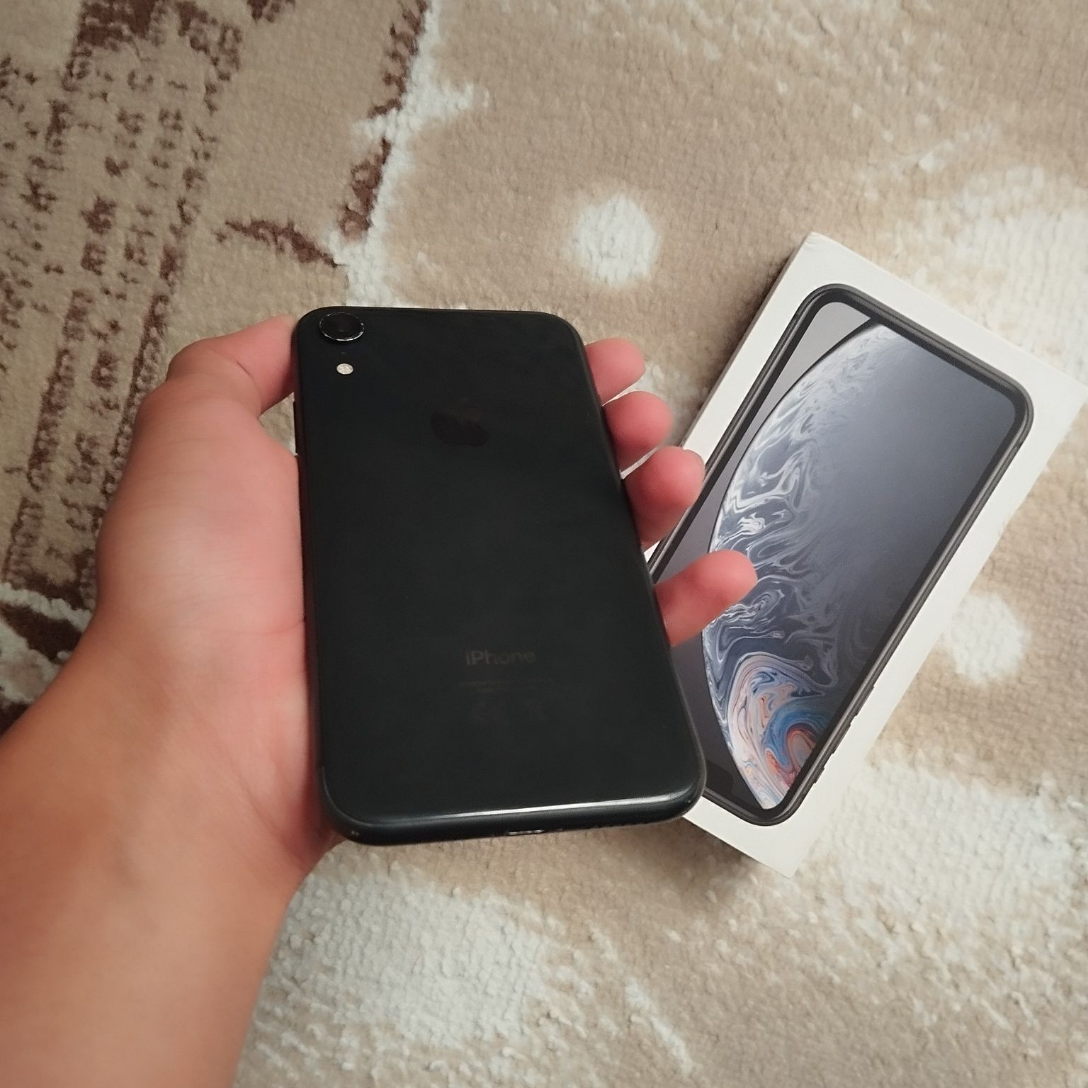 Iphone Xr 128 gb sotiladi srocna