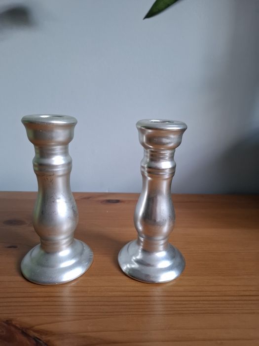 Suporturi de lumanari din ceramica argintie