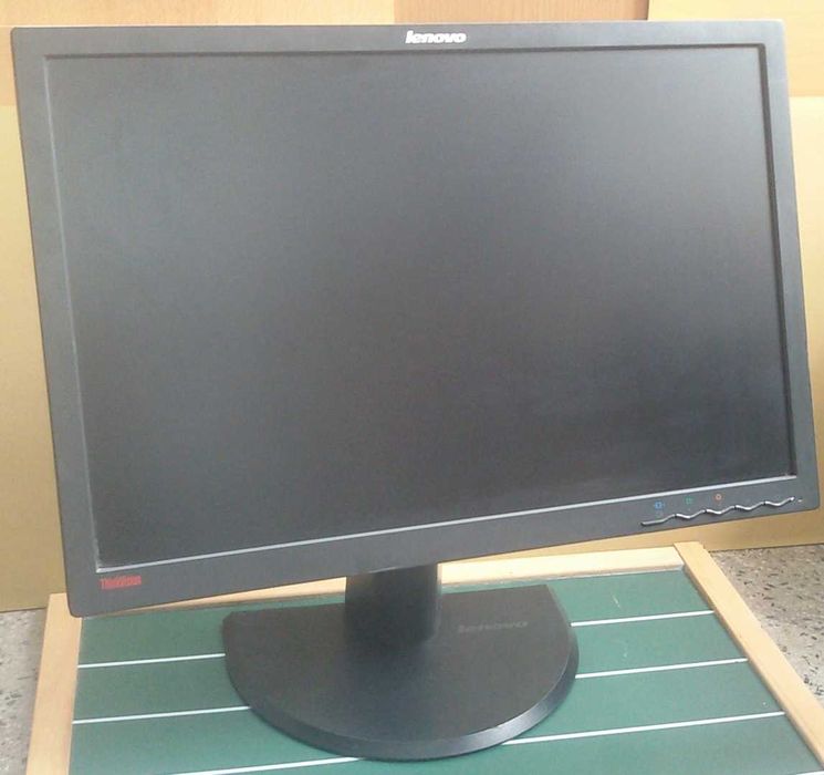 Монитор Lenovo ThinkVision LT2452pwC 1920x1200 24 инча