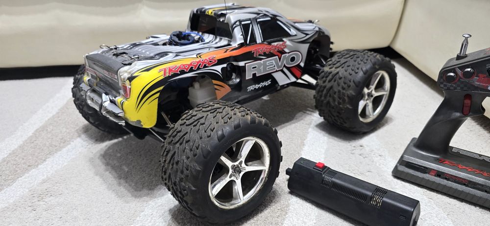 Automodel RC nitro Traxxas Revo