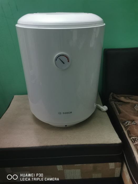 Boiler Bosch Tronic 2000 T 
TR2000T 50B 
ES 050 6  1500 W 
0,8 MPA (8