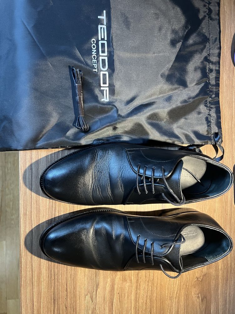 Класически черни обувки тип Дерби - Номер 41