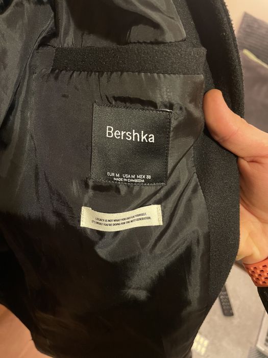 Мъжко черно палто Bershka M