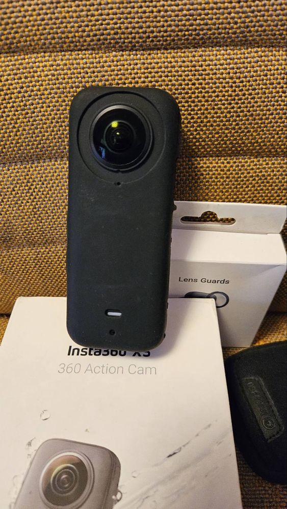 Insta 360 X3  + Аксесоари