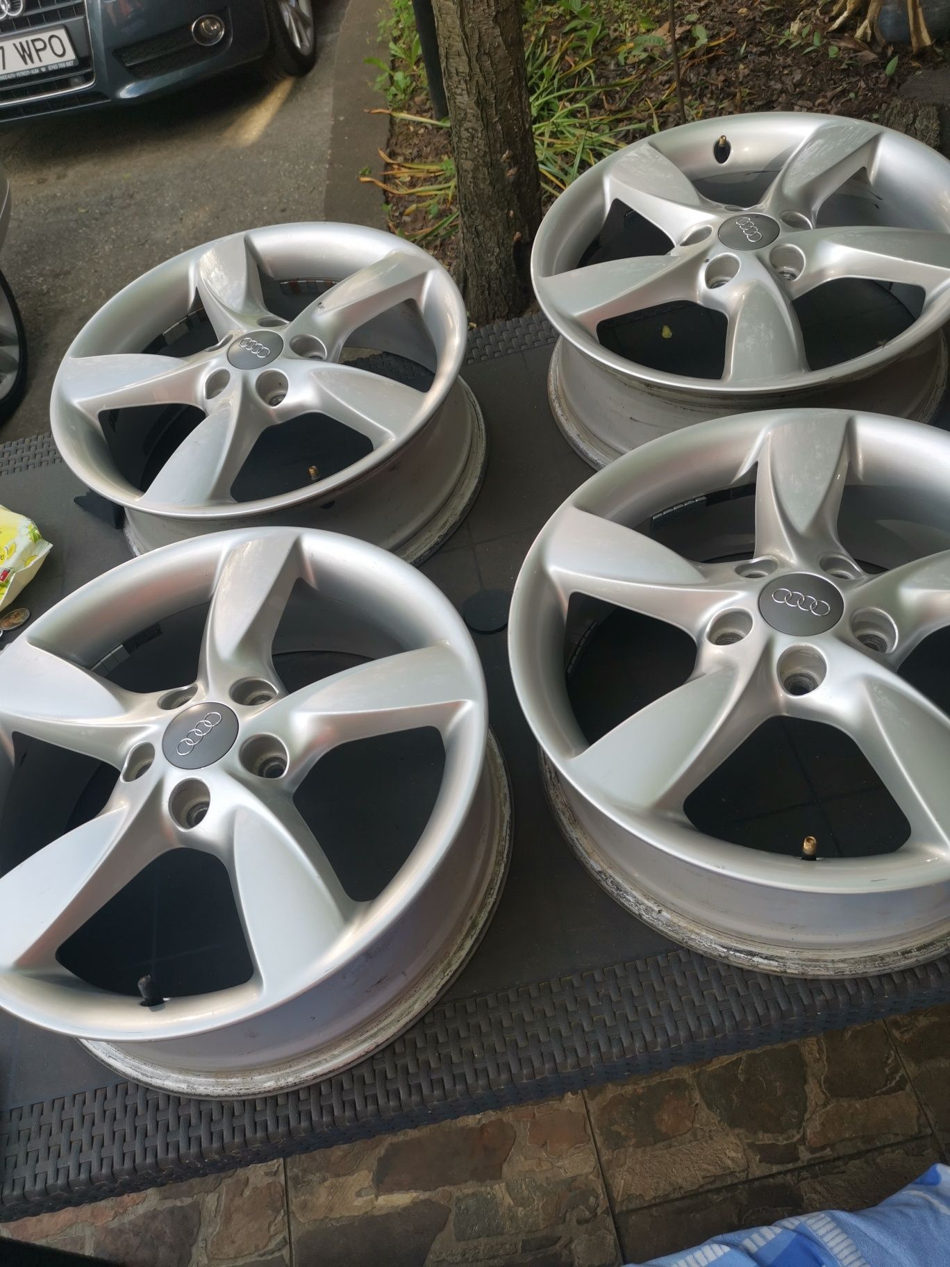 Vand genti audi pe 17 inch