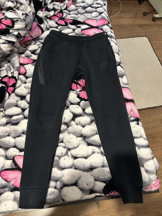 Vand pantaloni nike tech flech