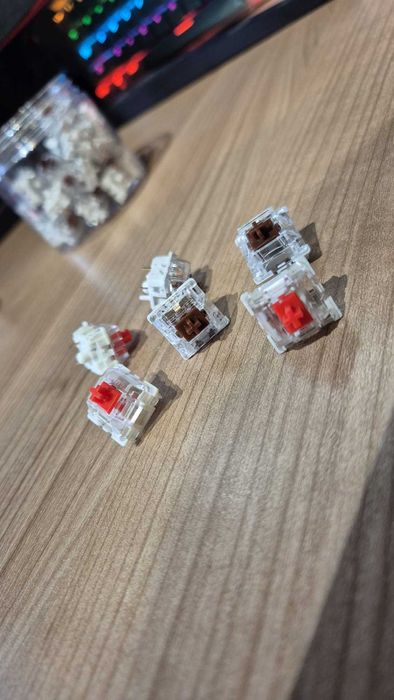 Switch-uri mecanice Keychron pre-lubrifiate – Red & Brown