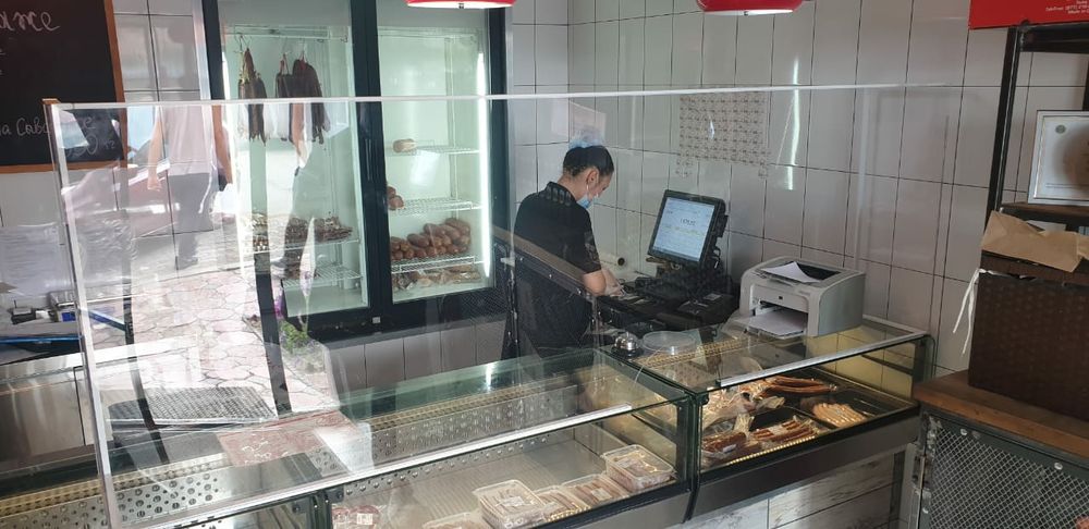 Перегородки витриные офисные комнатные Стекло Оргстекло