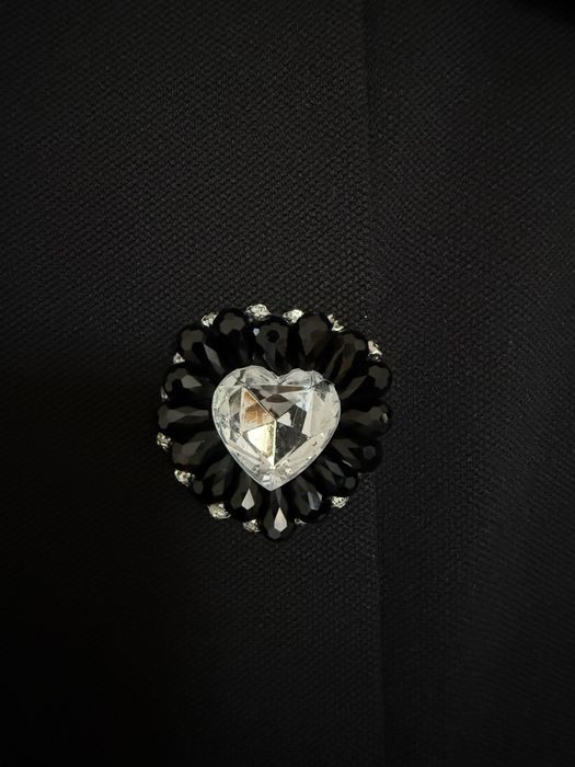 Черна рокля с декоративни копчета