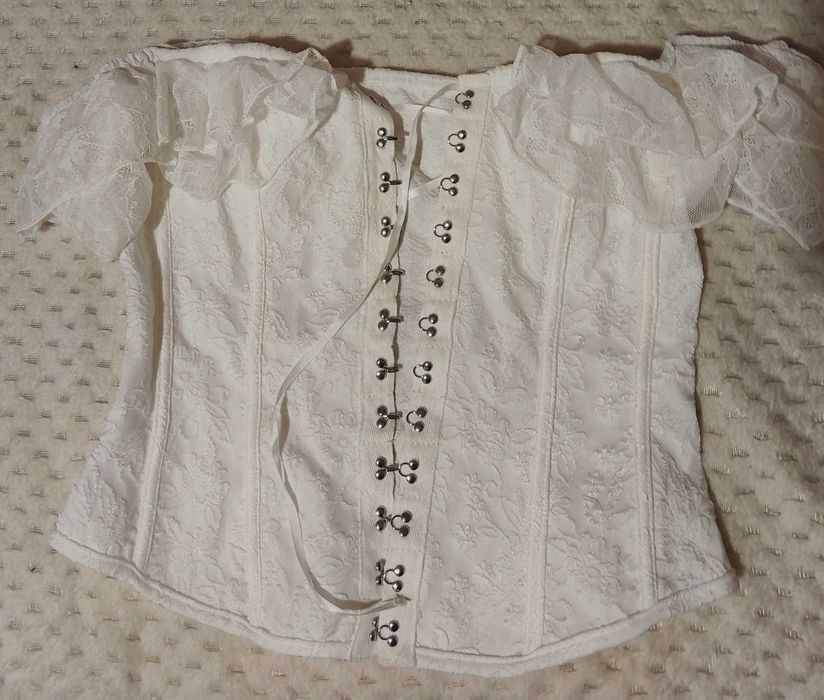 Дамски корсети различни