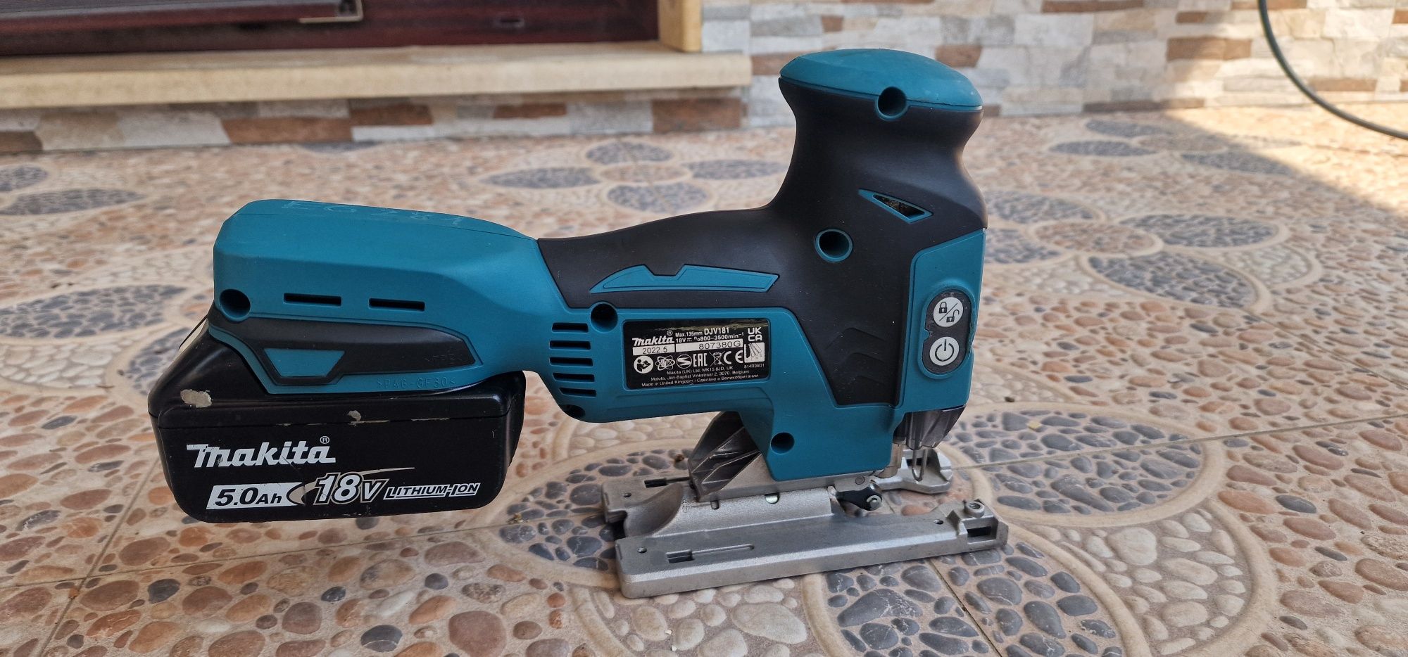 Акумулаторен прободен трион MAKITA DJV181