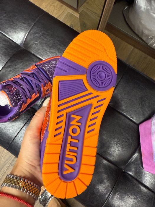 Маркови обувки LV чисто нови 36 номер