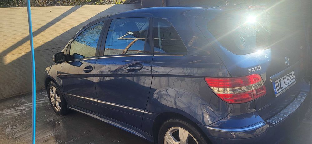 Mercedes Benz B200