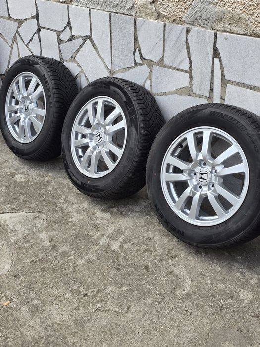 16" 5х114.3 оригинални джанти със зимни гуми 215/60/16 за Хонда Акорд