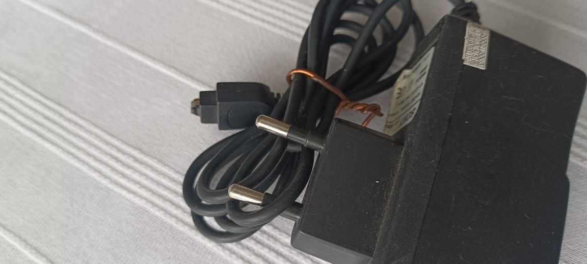 Продам зарядное устройство