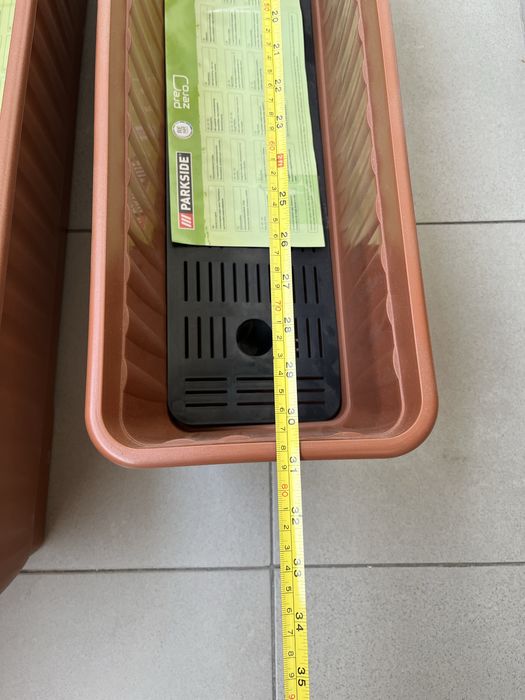 Jardiniere cu rezervor apa