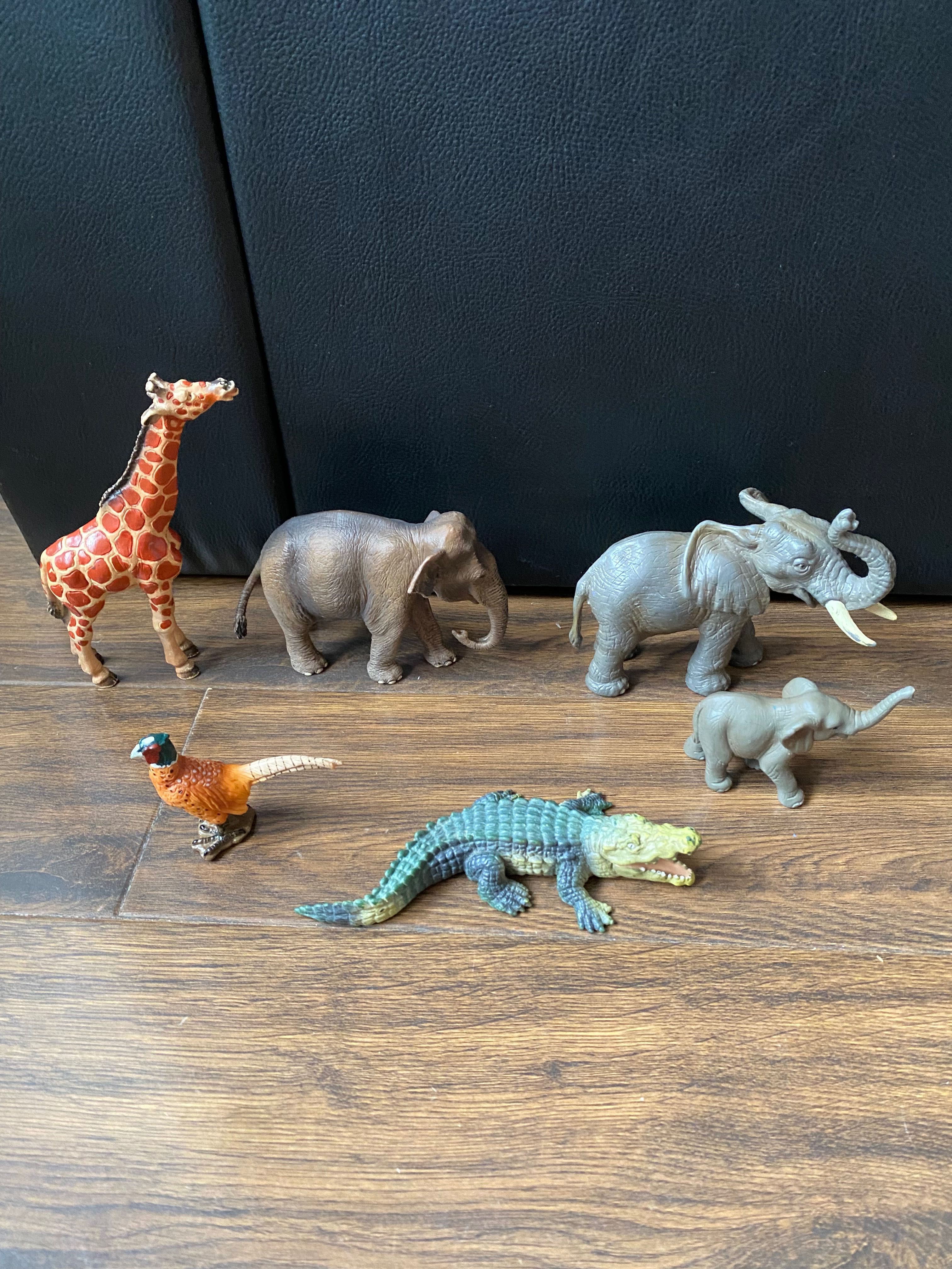Schleich животни и робот