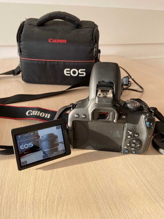 Фотоапарат CANON EOS 800D + обектив CANON EF 50MM F/1.8 STM