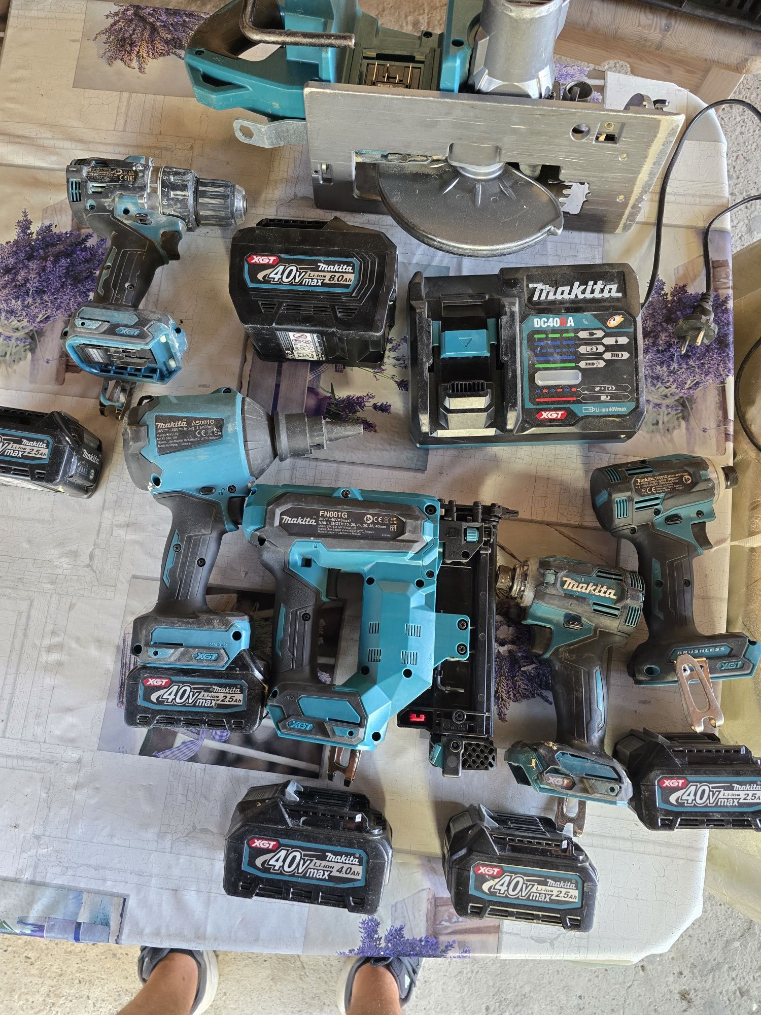 Makita 40v diverse scule acumulatori incarcator