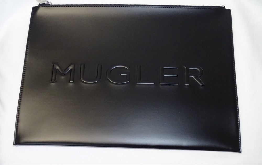 Калъф Mugler за MacBook 13.6 инча