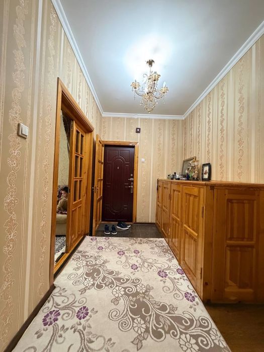 СРОЧНО Юнусабод 19.кв 3/3/5 квартира сотилади 78.кв