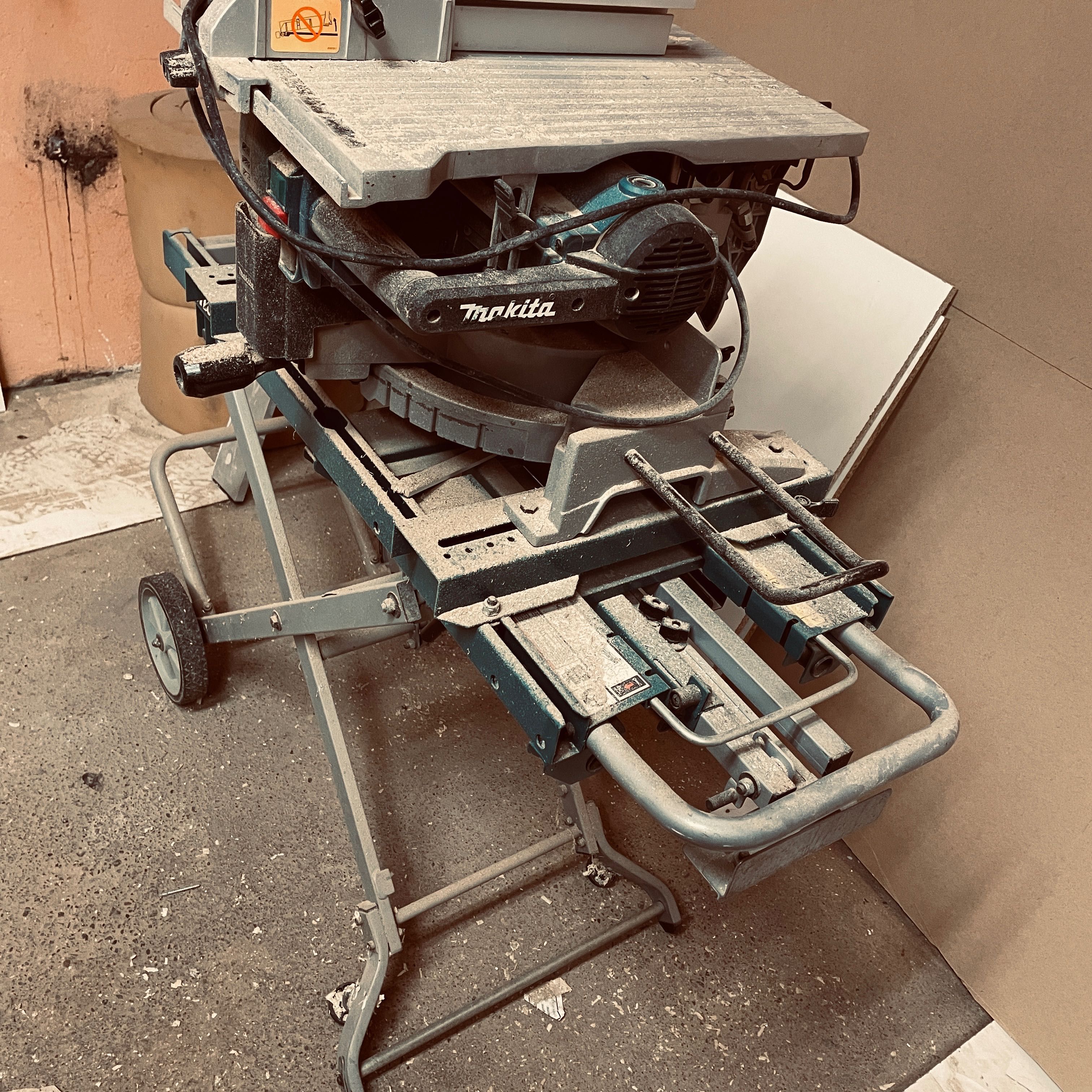 Ferestrau circular makita