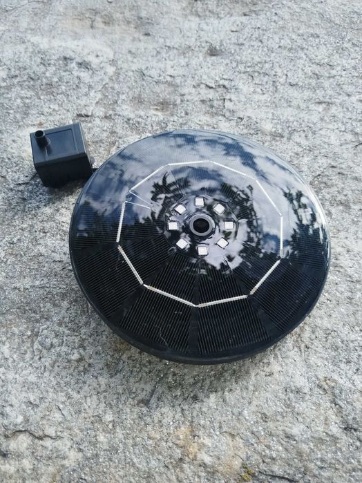 Соларен фонтан за езеро