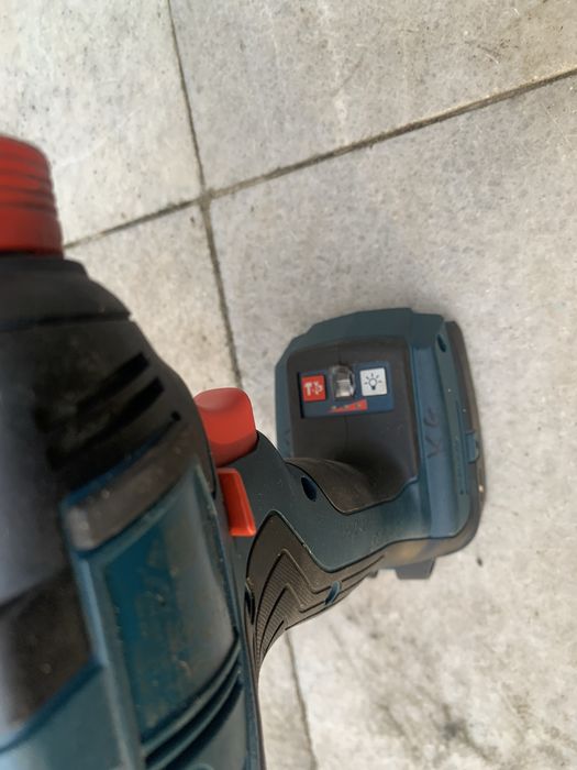 Bosch GDX 18V-200 C/безчетков акумулаторен ударен гайковерт